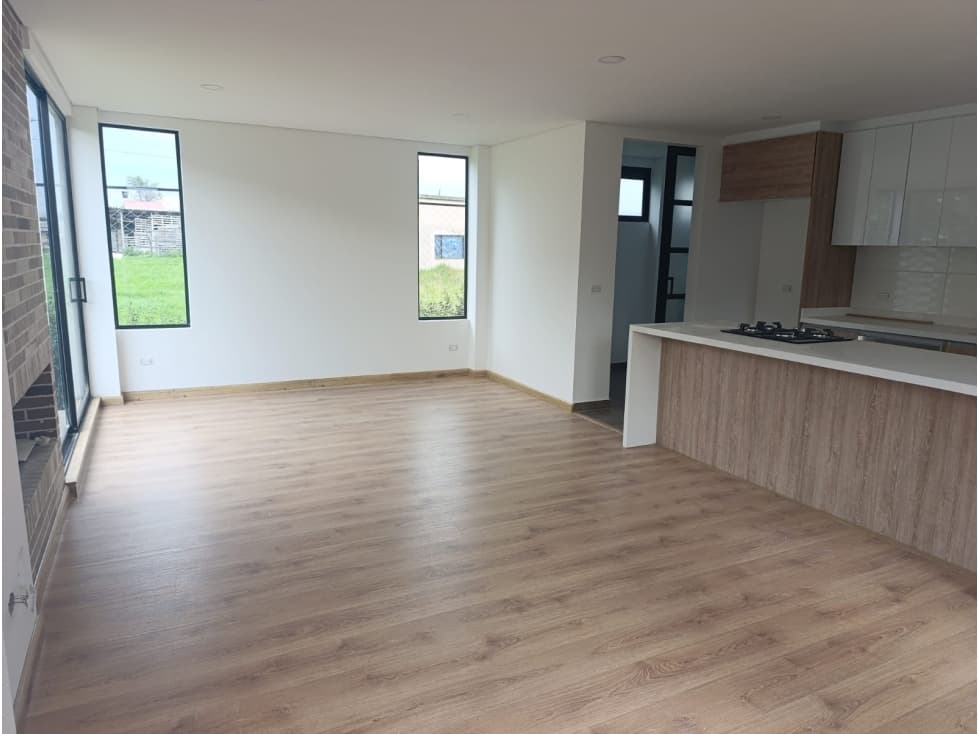 Hermosa Casa en Venta para Estrenar - 1