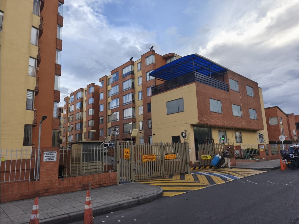 Venta de Apartamento en Hayuelos - 3 habi 602 Torre 8 - 1