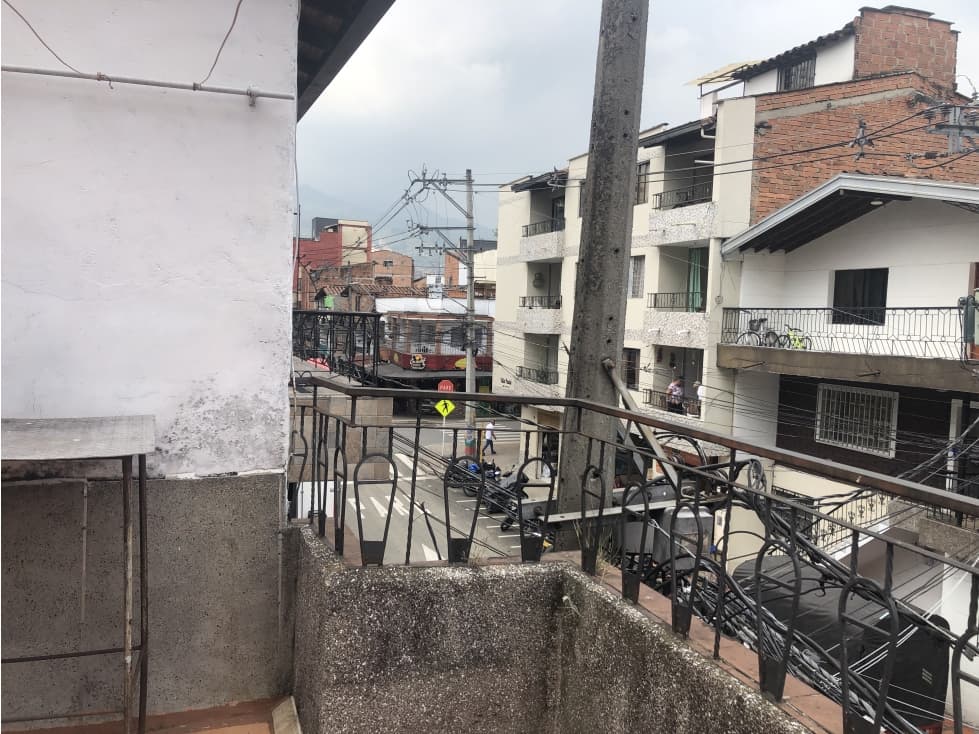 EDIFICIO TRES PISOS VENTA ITAGUI - 1