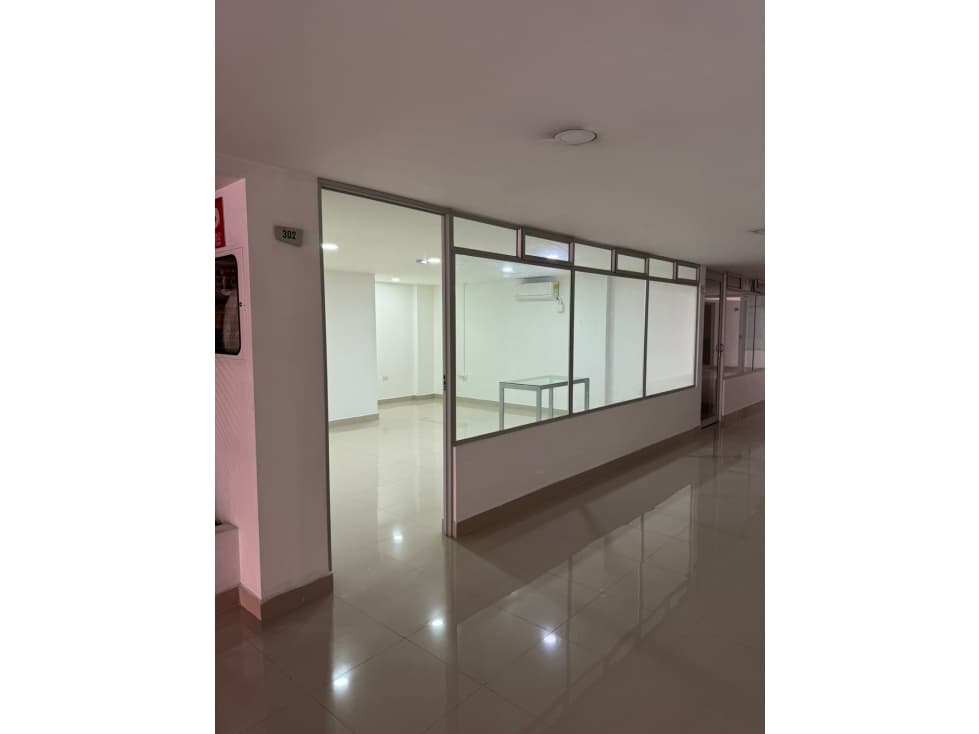 ARRIENDO OFICINA LOCAL CONSULTORIO EN SABANETA SECTOR BOMBAY - 1