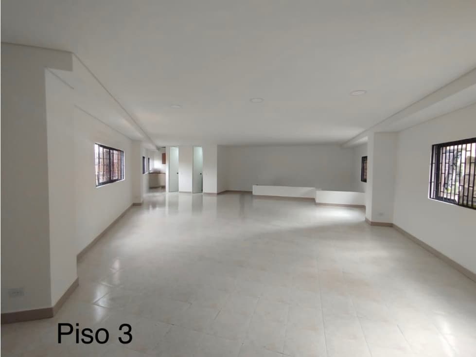 ARRIENDO LOCAL EN SABANETA SECTOR AVENIDA LAS VEGAS - 1