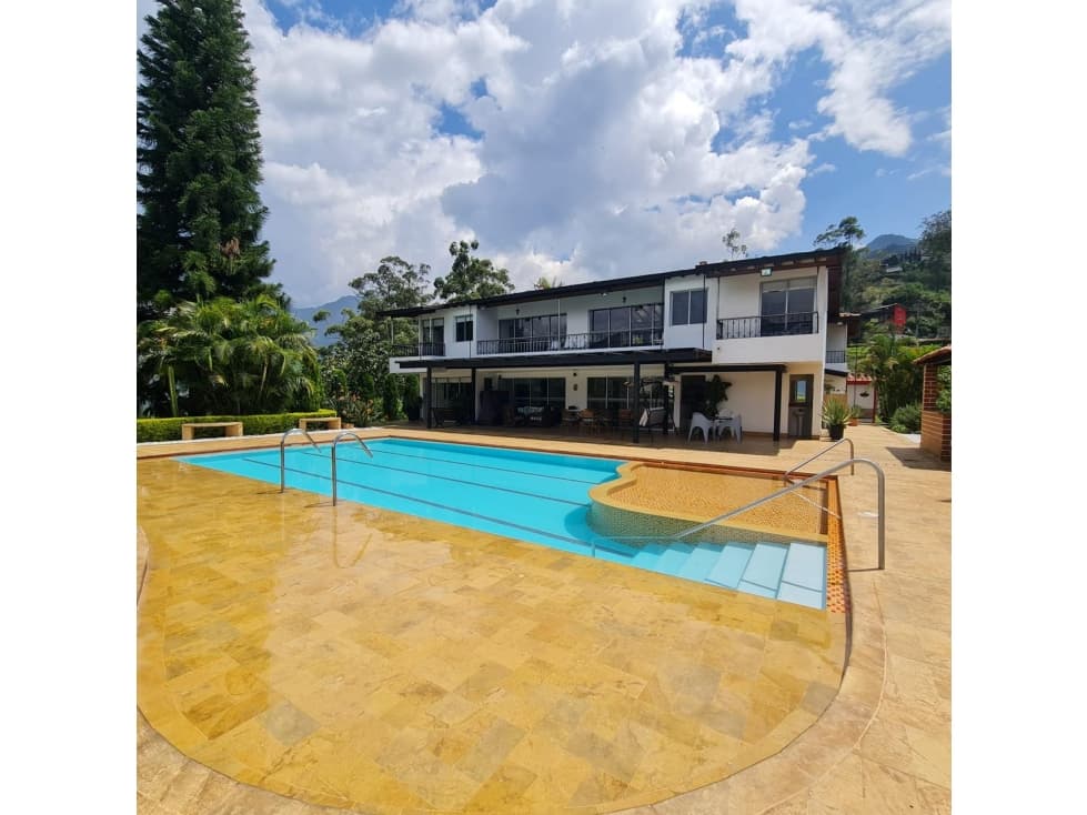 VENTA DE FINCA EN COPACABANA, ANTIOQUIA - 1