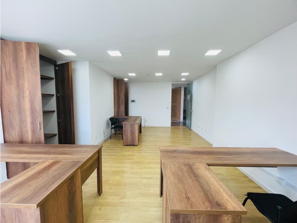 ARRIENDO OFICINA EN SABANETA. CENTRO EMPRESARIAL - 1