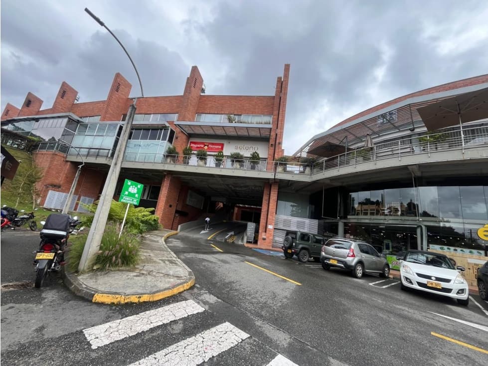 SE ARRIENDA LOCAL DE LUJO EN EL ALTO DE LAS PALMAS. - 1