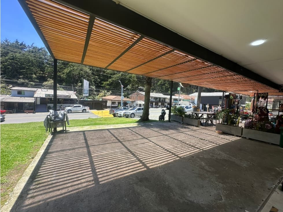 SE ARRIENDA LOCAL COMERCIAL EN EL ALTO DE LAS PALMAS. - 1