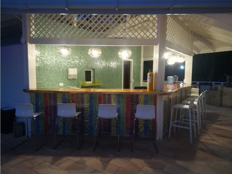 HERMOSO HOTEL PARA LA VENTA EN SAN ANDRES ISLAS - 1
