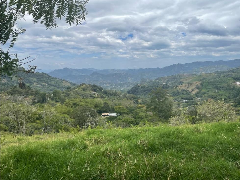 SE VENDE LOTE EN LA VEGA - 1