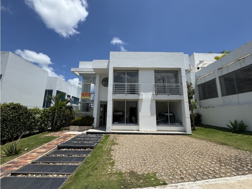 Venta de Espectacular Casa de Lujo en Hacienda la Estancia Melgar - 1