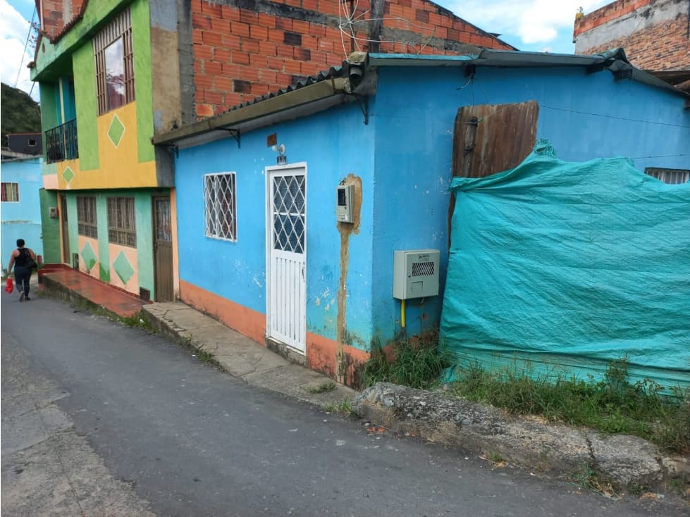 VENTA DE CASA LOTE BARRIO LAS COLINAS MONIQUIRA - 1