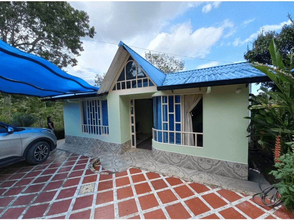VENTA DE CABAÑA EN MONIQUIRA - 1