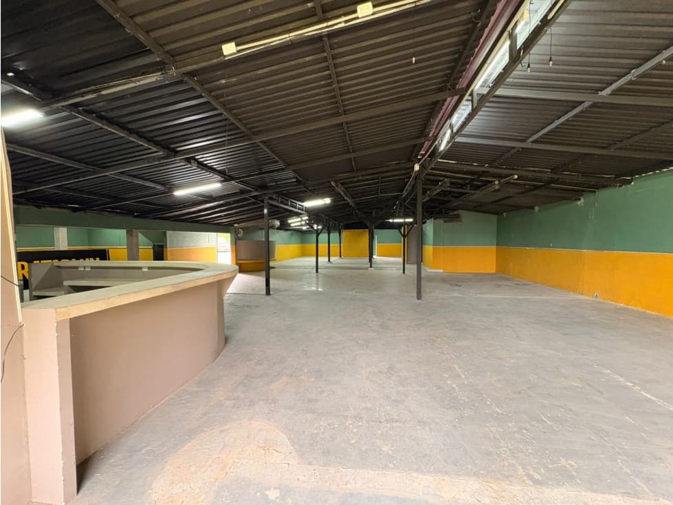 LOCAL EN RENTA - SECTOR LA BADEA - 1