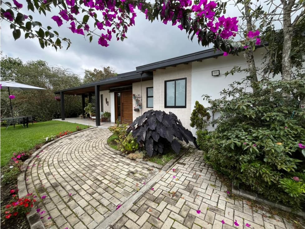 Casa Campestre en parcelacion Guarne Autopista - 1