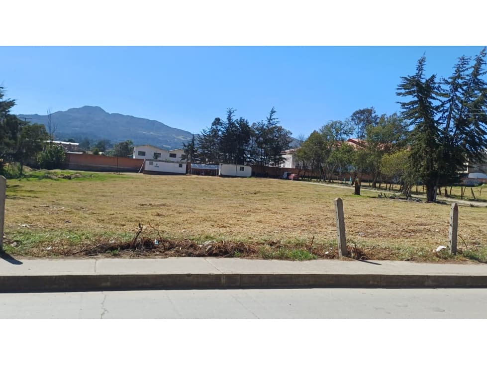 VENDO LOTE URBANO CON LICENCIA DE CONSTRUCCION - 1