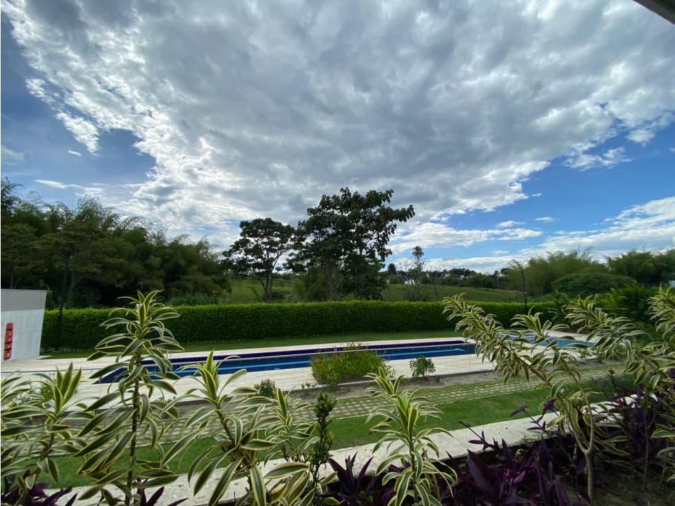 ESPECTACULAR APARTA-SUITE UBICADA EN UN CONJUNTO CERRADO VIA AL CAIMO. - 1