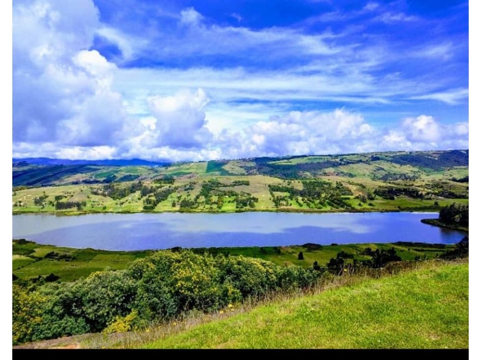 TU PROPIO PARAISO FRENTE A LA LAGUNA DE SUESCA - 1