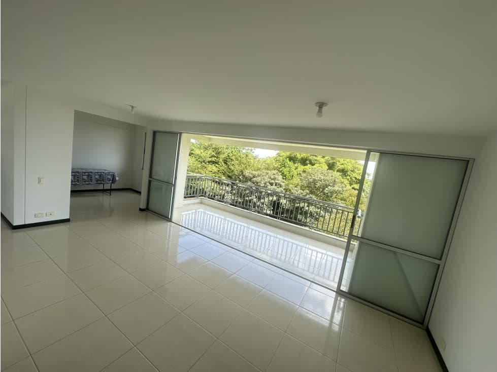 APARTAMENTO EN ARRENDAMIENTO EN ALFAGUARA - 1