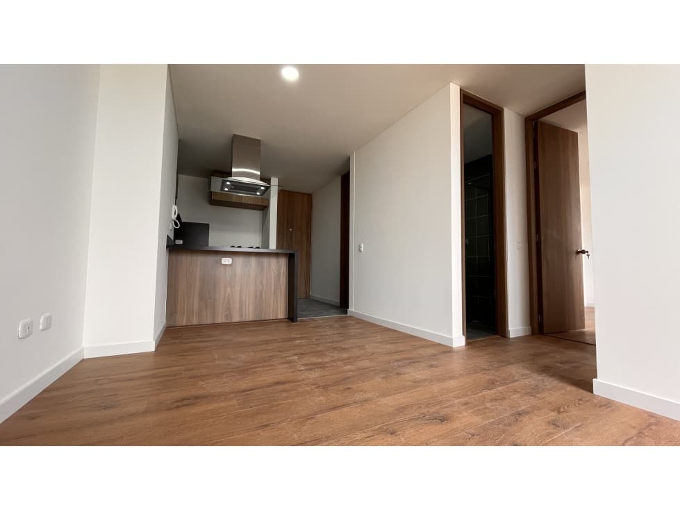 Apartamento en arriendo para estrenar en Ciudad La Salle - 1