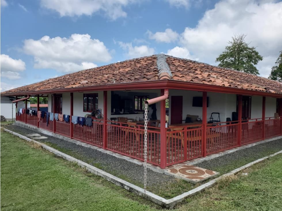 Se vende finca en Quimbaya - 1