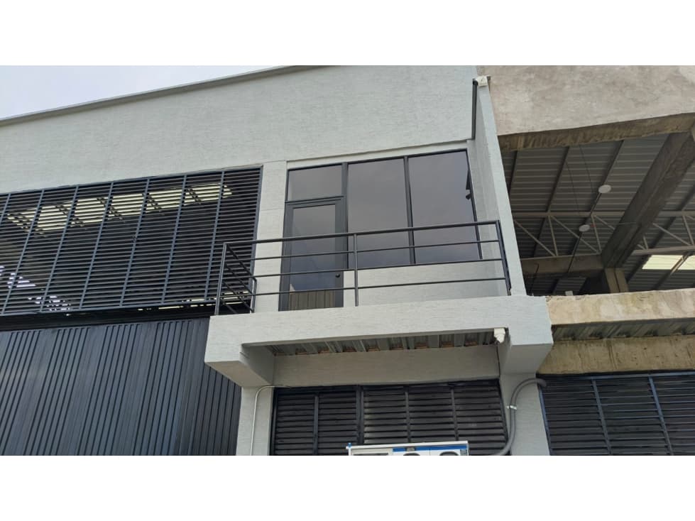 Se vende bodega en zona industrial amenia - 1