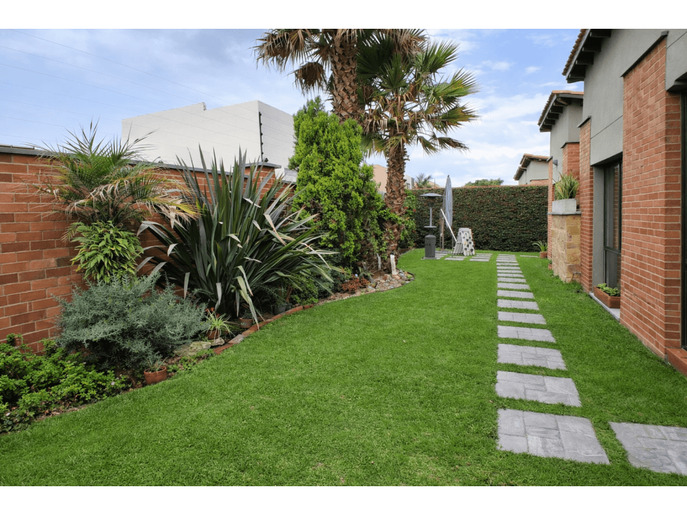 VENDO LINDA CASA EN CAJICA DE UN SOLO PISO - 1