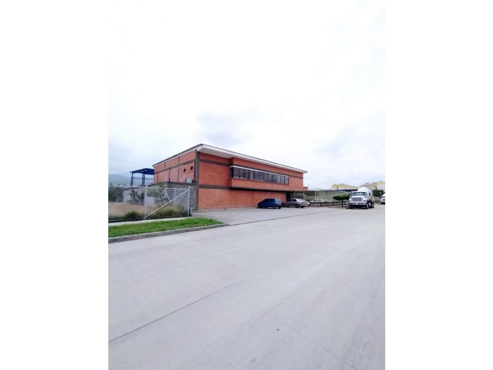 SE VENDE BODEGA OFICINA COMPLEJO INDUSTRIAL CIC1 (A.G) CW:6889670 - 1