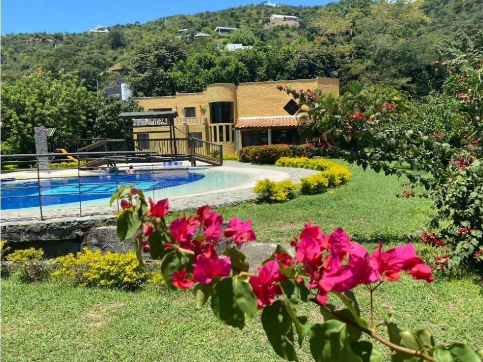 VENTA DE CASA CAMPESTRE EN SANTAFE DE ANTIOQUIA - 1