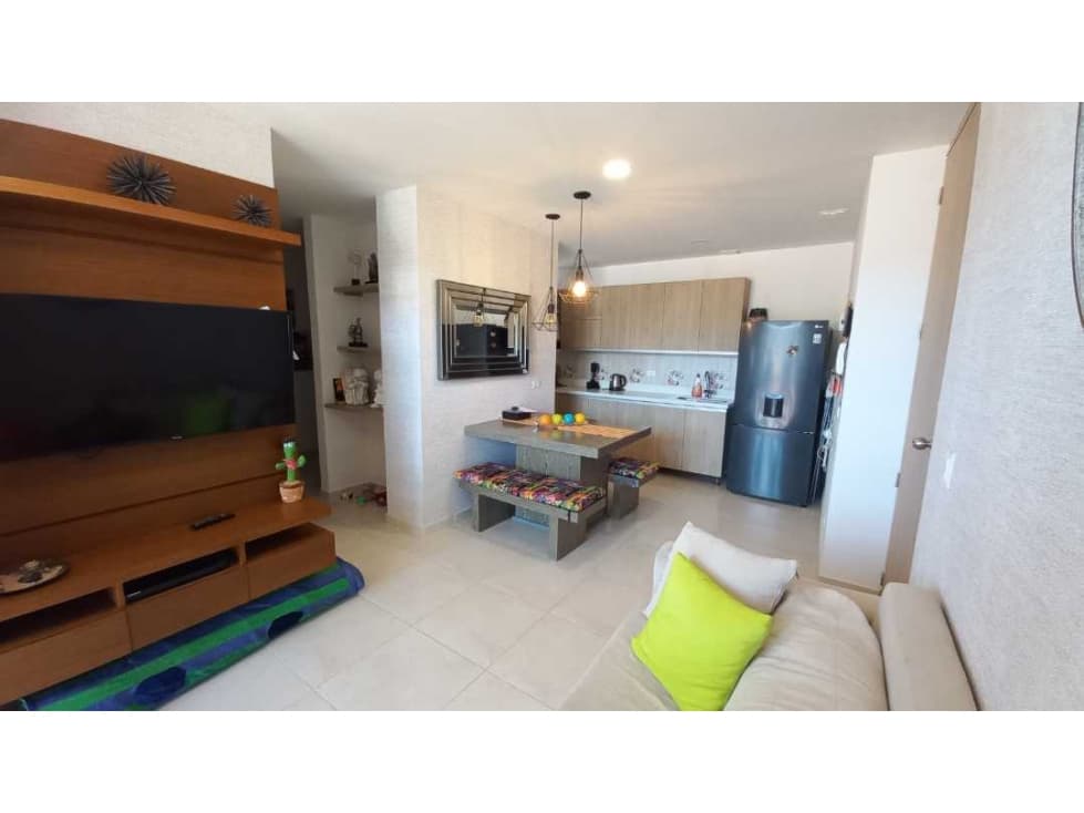 APARTAMENTO DUPLEX AMOBLADO EN VENTA EN GUATAPE - MALECON - 1