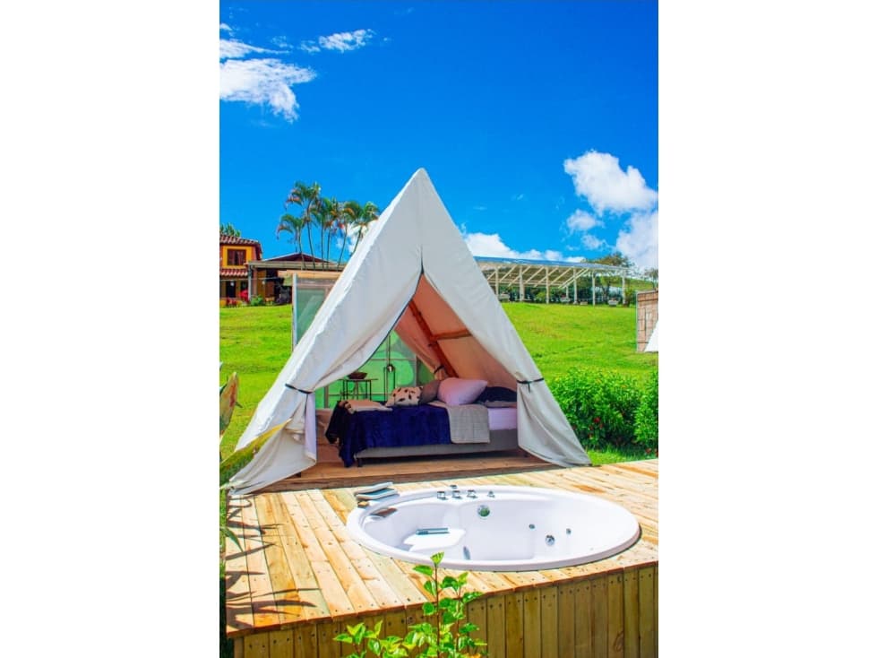 VENTA/CAMBIO FINCA HOTEL EN GUATAPE - 1