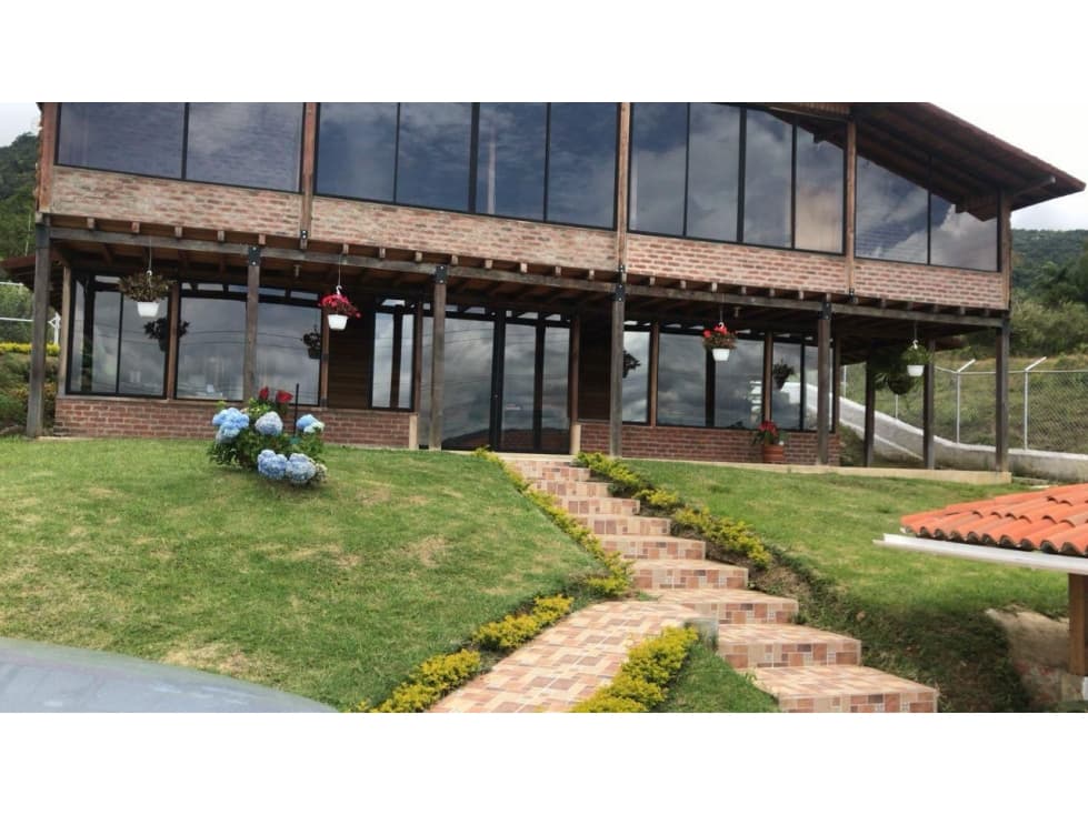 SE VENDE FINCA EN EL LAGO CALIMA RP - 1