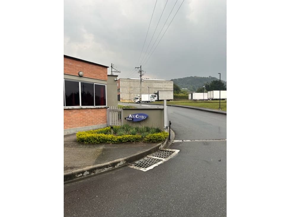 Vendo Bodega cerca al Aeropuerto JMC - 1