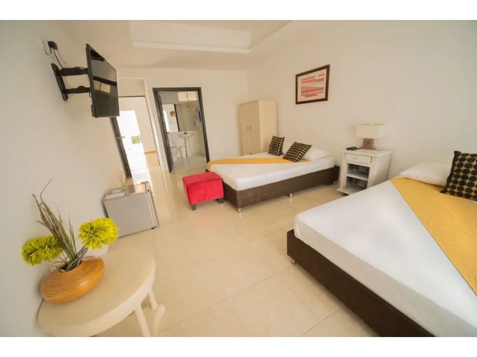 SE VENDE HERMOSO HOTEL EN ARMENIA EN 8277329 - 1