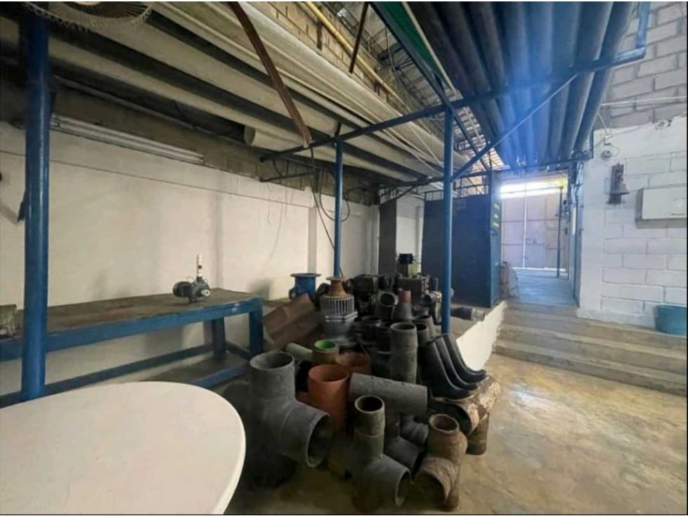 Venta Bodega Via principal El Rodadero. Santa Marta. 266.7 m2 - 1