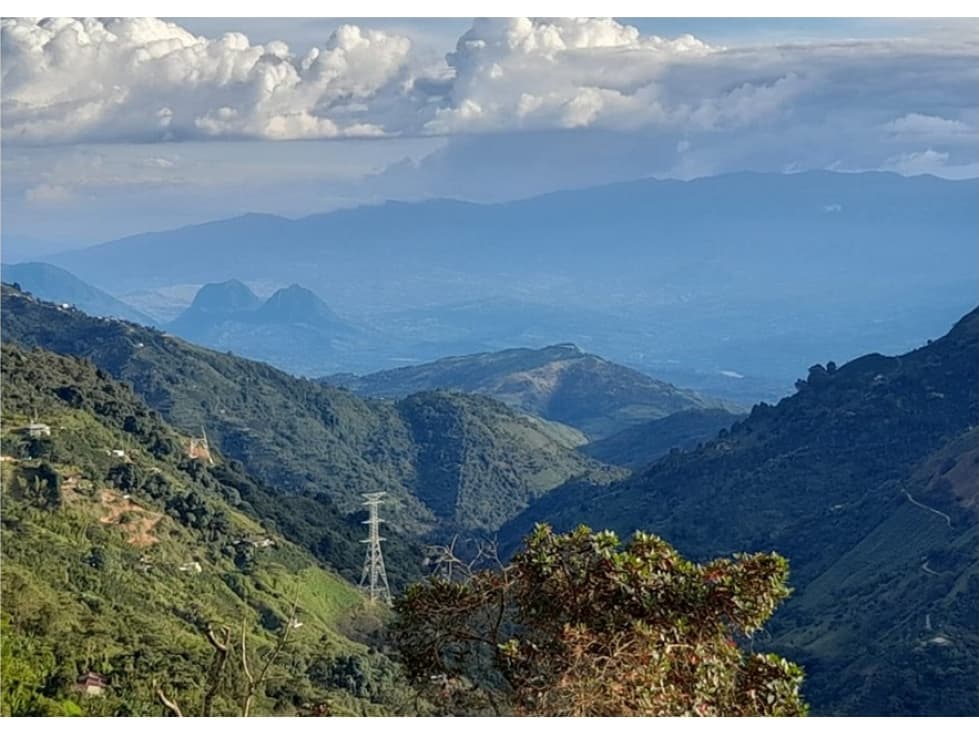 PRECIO DE OPORTUNIDAD FINCA EN VERSALLES VIA A SANTA BÁRBARA - 1