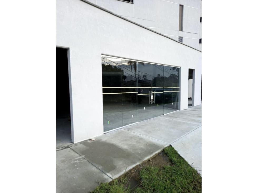 VENTA O ARRIENDO LOCAL COMERCIAL EN MACHADO (VÍA COPACABANA) - 1