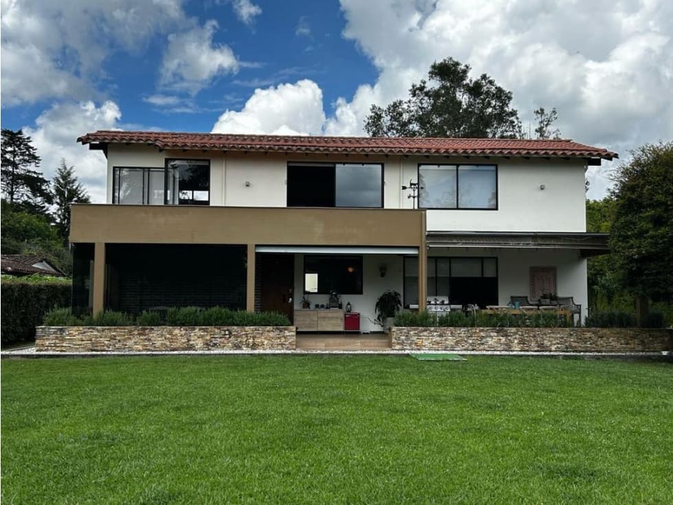Se vende Casa Finca sector Club de LlanoGrande. (AF) - 1