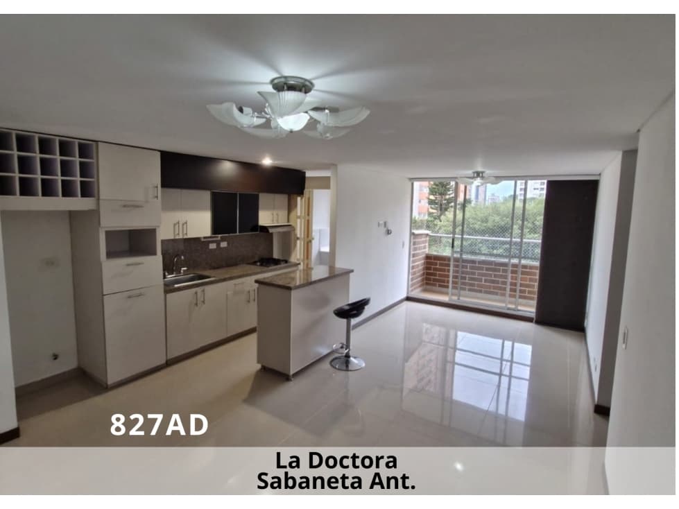 Apartamento Amplio con Balcón y Zonas Completas en Sabaneta - 1