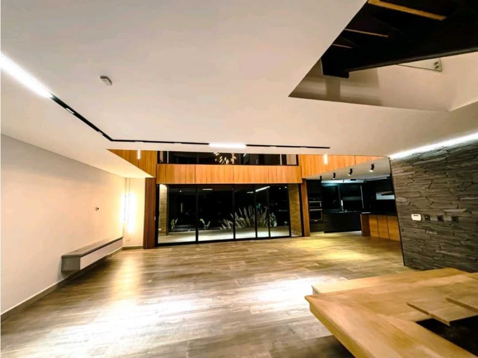 CASA CAMPESTRE EN VENTA ENVIGADO SECTOR ALTO DEL ESCOBERO (T) - 1