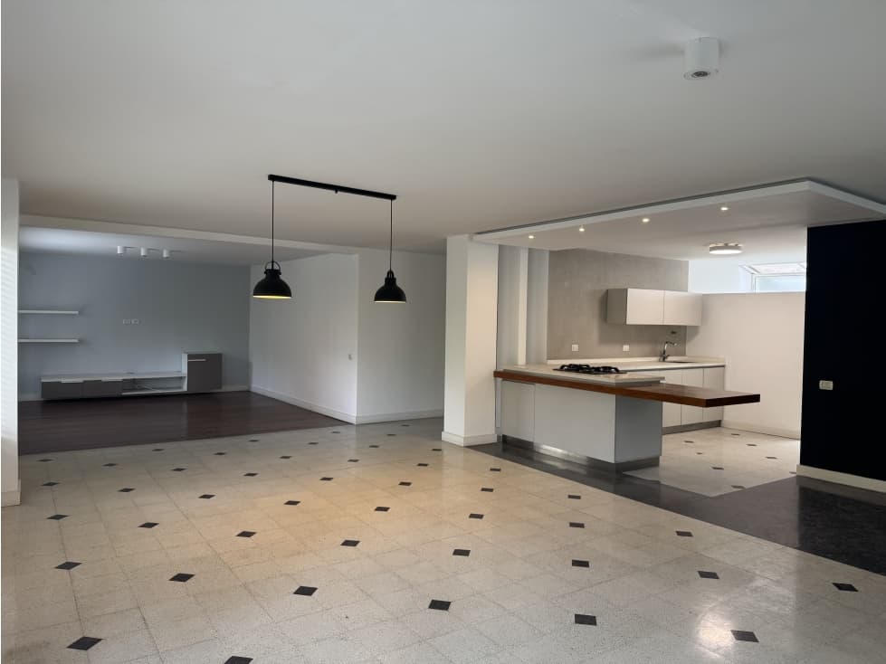 Apartamento en Arriendo en el mejor punto de Laureles - 1