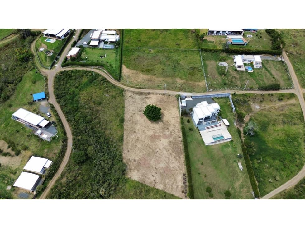 Vendo Lote en le Lago Calima con buena vista. Darién AA - 1