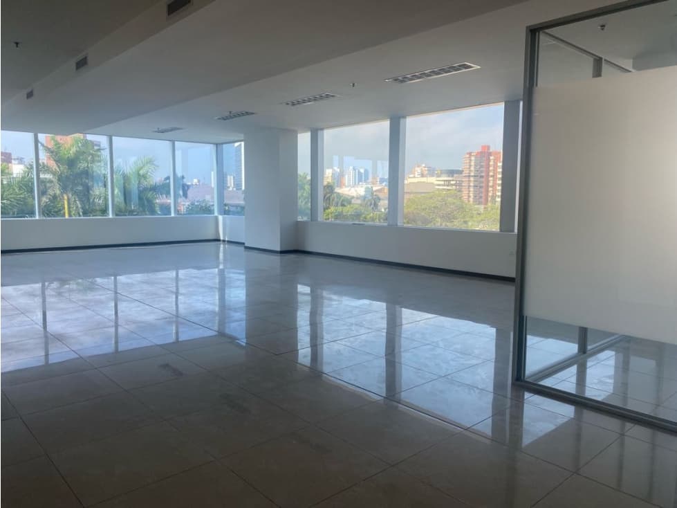 ALQUILER DE OFICINA EN EL COUNTRY - BARRANQUILLA - 1