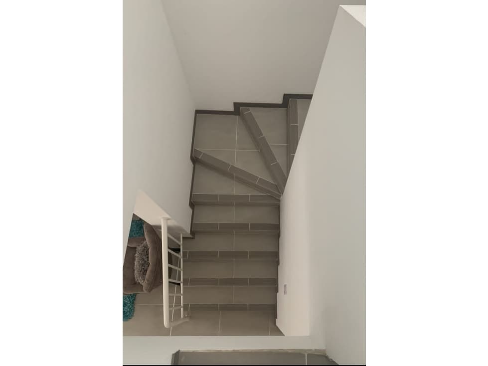 VENDO CASA EXTERNA EN ALFAGUARA CS9322432 - 1