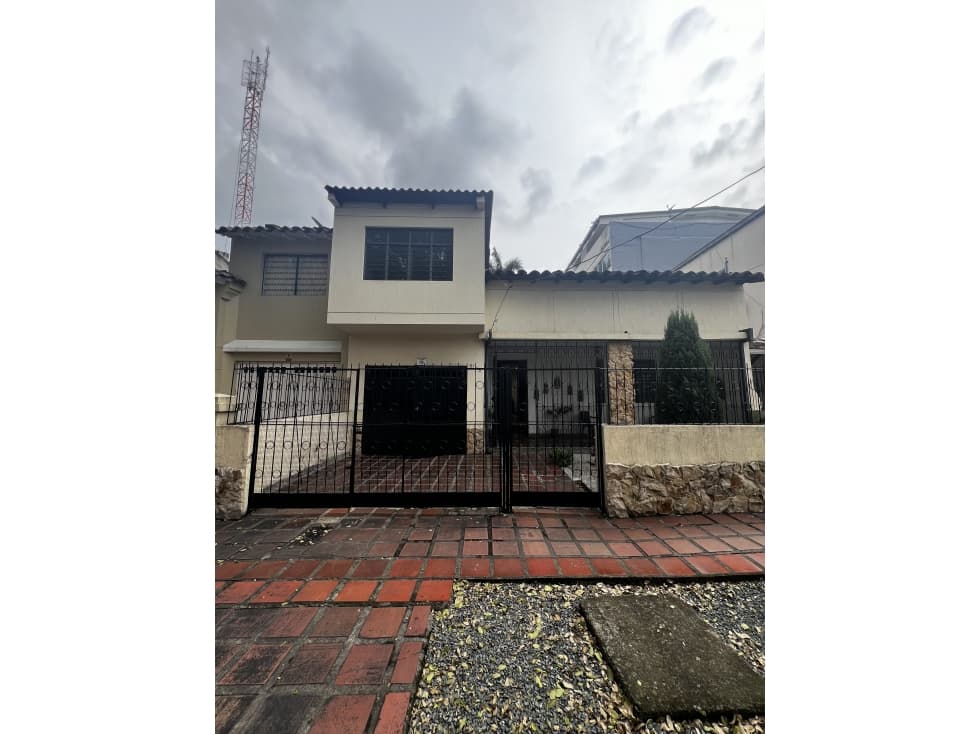 VENTA DE CASA AL SUR DE CALI, BARRIO SAN FERNANDO -YY-9689787 - 1