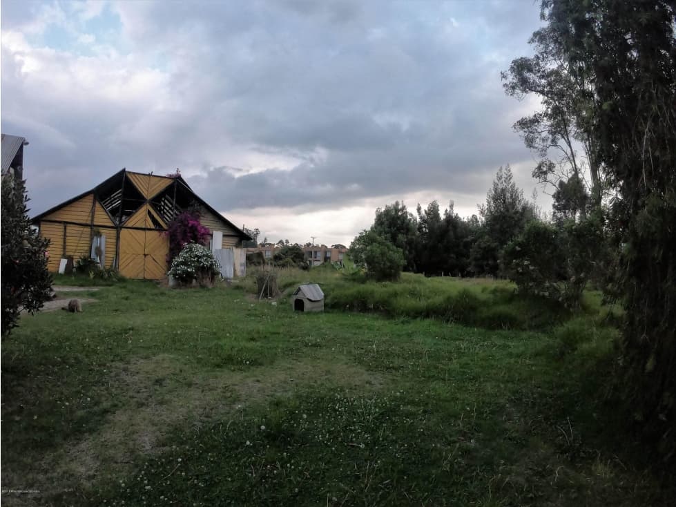 Lote en Cajica (Cundinamarca) RAH CO: 26-479 - 1