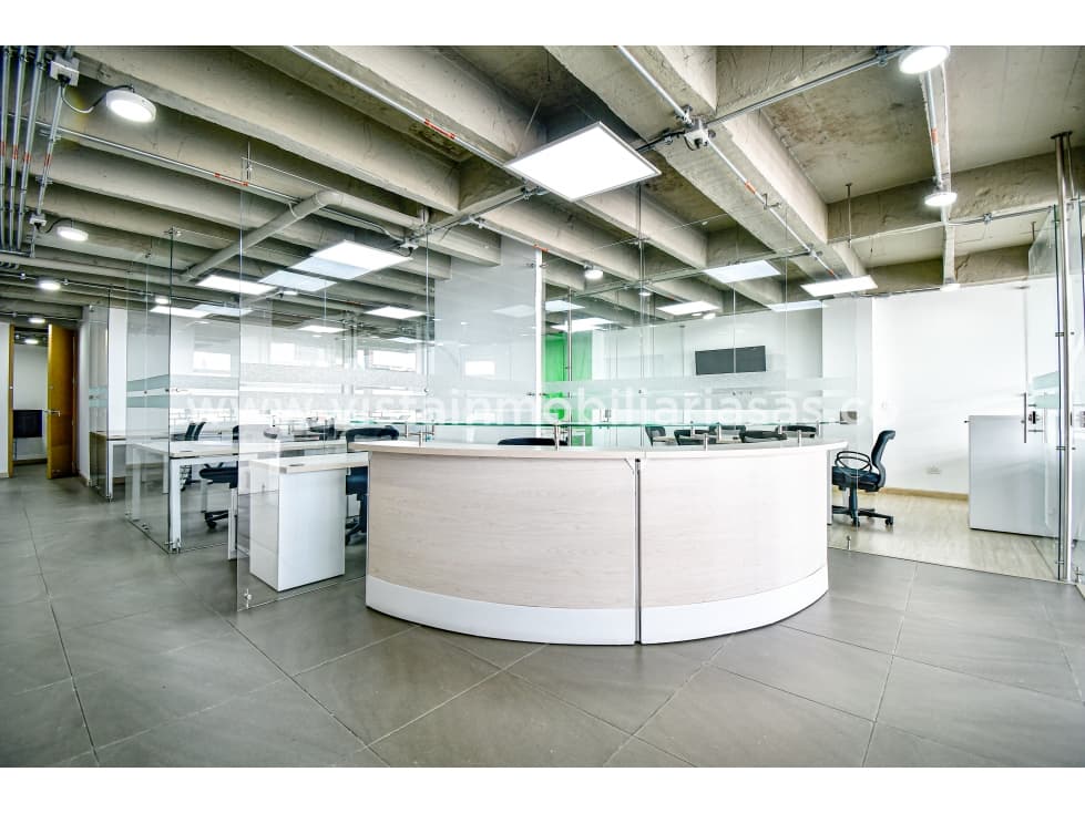 Arriendo Piso de Oficinas Palermo Sobre Avenida Paralela, Manizales - 1