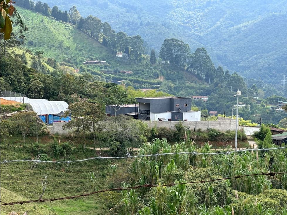 Venta casa finca en Sabaneta entre La Doctora y Las Lomitas. - 1