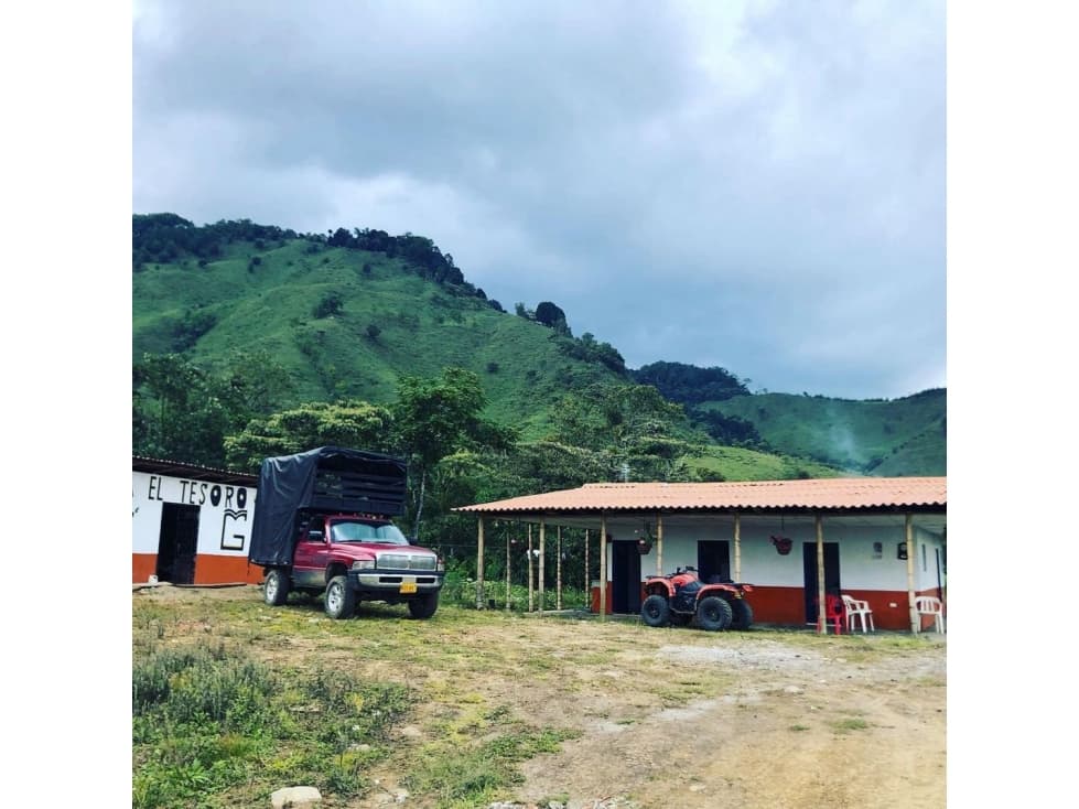 Finca aguacatera en Riosucio Caldas - 1