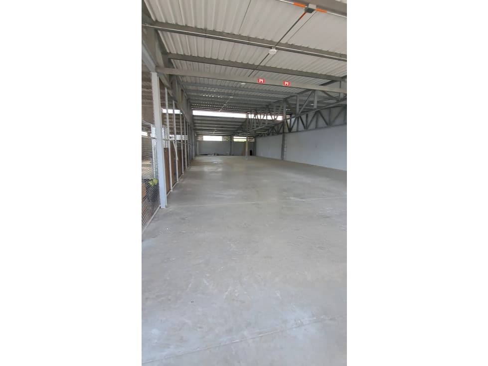 EDIFICIO COMPLETO CON 2 LOCALES COMERCIALES Y BODEGA NUEVO HORIZONTE - 1