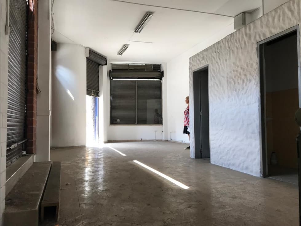 EXCELENTES LOCALES COMERCIALES ENVIGADO BARRIO MESA ESQUINEROS - 1