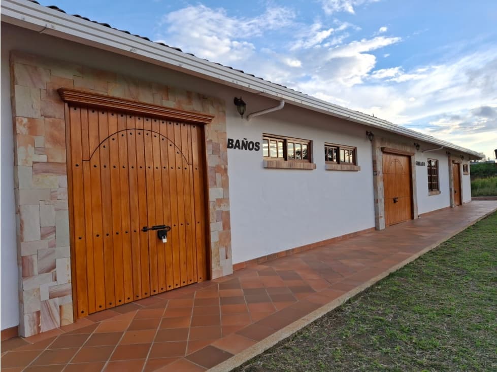 Casa Campestre en perfecto estado amoblado y a puerta cerrada - 1