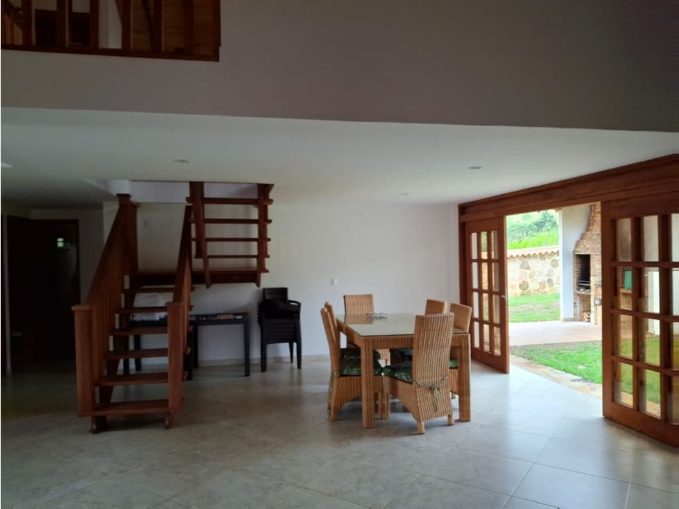 Casa Campestre en perfecto estado amoblado y a puerta cerrada - 1